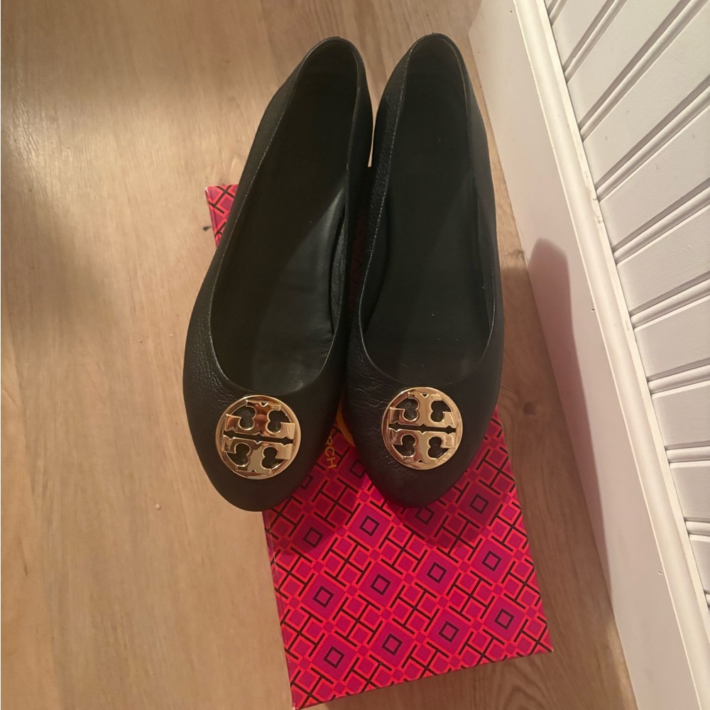 Tory Burch Black Flats with Gold Emblem, 9.5
